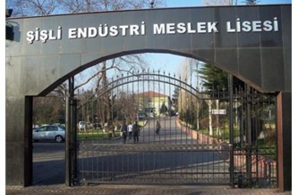 TEŞVİKİYE SPOR SALONUNA GİRİŞ İÇİN KULLANILAN KAPI DEĞİŞMİŞTİR.