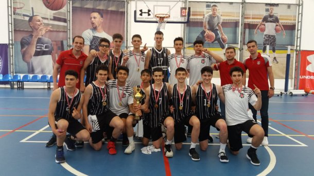 İSTANBUL GELİŞİM LİGİ U-15  ŞAMPİYONU BEŞİKTAŞ